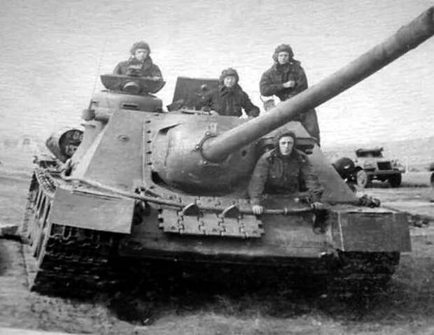 Су-100 в игре и в жизни