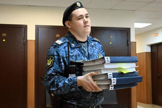 Захватившему 68 россиян в заложники украинскому командиру вынесли приговор