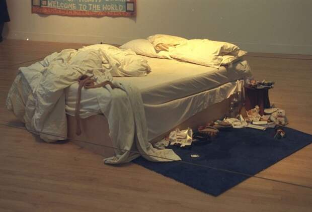 Инсталляция «Моя кровать» искусство, разгильдяйство, уничтожение, шедевры
