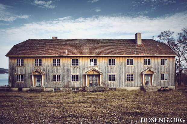 Одинокие заброшенные дома на снимках Britt Marie Bye