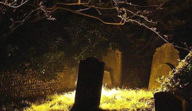 Специалисты изучат загадочное свечение на кладбищах