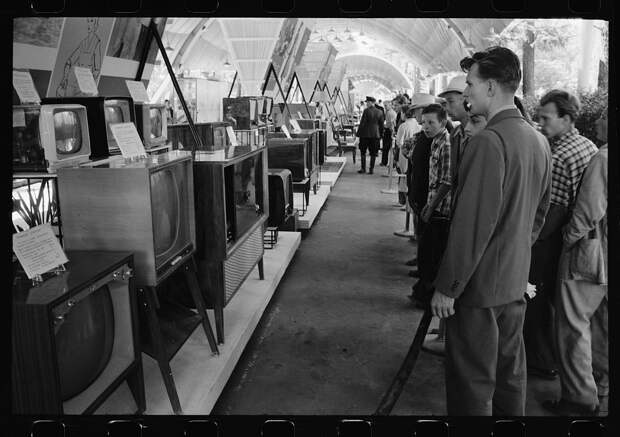 Moscow’s-Sokolniki-1959-expo-21.jpg Moscow’s-Sokolniki-1959-expo-21.jpg