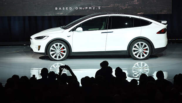 Автомобиль Tesla X