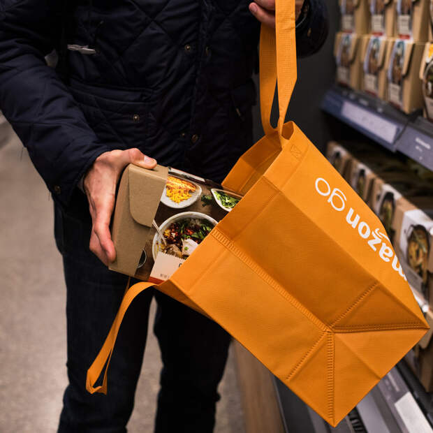 Как устроен супермаркет Amazon, где нет ни продавцов, ни кассиров Как устроен супермаркет Amazon, где нет ни продавцов, ни кассиров