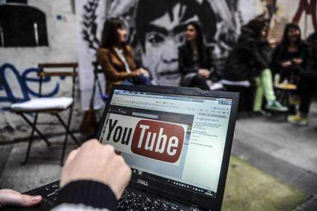 Видеохостинг YouTube может прекратить свою работу на территории России - СМИ