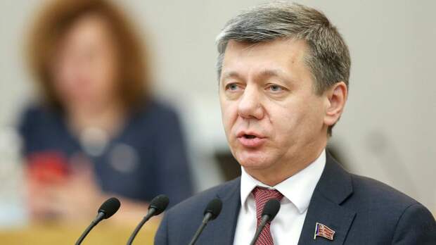 Депутат Новиков предложил не реагировать на каждый антироссийский «чих»