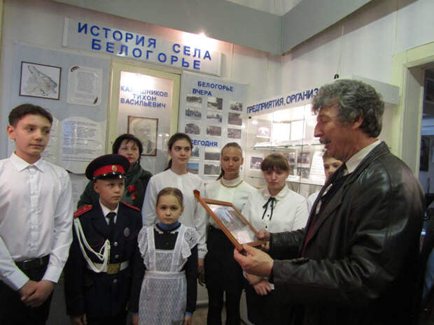 Жители Миллерово и Белогорья чтут память Героя Митрофана Григорьевича Слюсарева