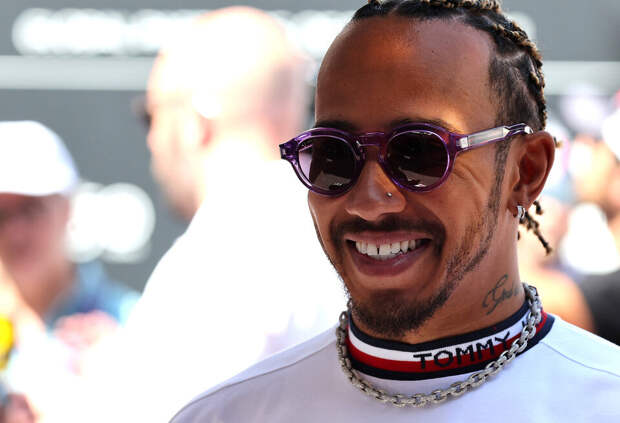 Хорнер раскритиковал стратегию Mercedes – Хэмилтон посмеялся