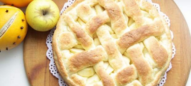 Пирог с творогом и яблоками - простой рецепт