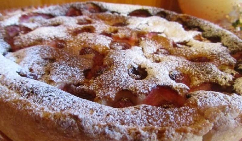 Песочный пирог с клубникой. Ароматная выпечка на вашем столе