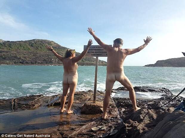 Снявшись для нудистского календаря, австралиец вызвал бурю восторга в соцсетях голышом на пляж, единство с природой, календарь, нестандартный подарок, нудизм, нудисты, пробочный эффект, фото