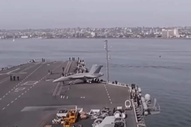 Паника на корабле: рой дронов Ирана набросился на авианосец «Линкольн»