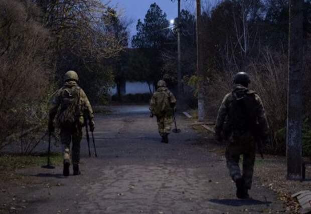 Бойцы ВС РФ при штурме Тоненького использовали «плащи-невидимки»