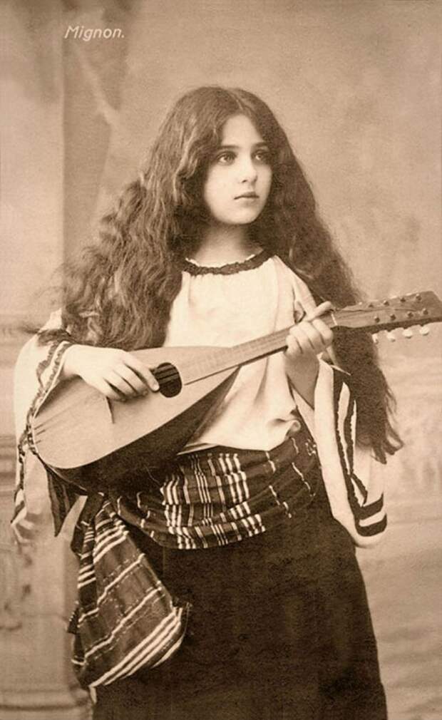 Самые красивые девушки мира на открытках 1900-х годов