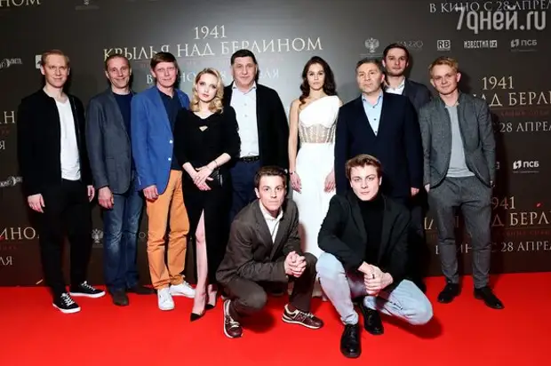 Редкий выход в свет с мужем: Судзиловская спрятала живот