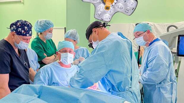 В институте имени Склифосовского впервые провели трансплантацию фрагмента кисти