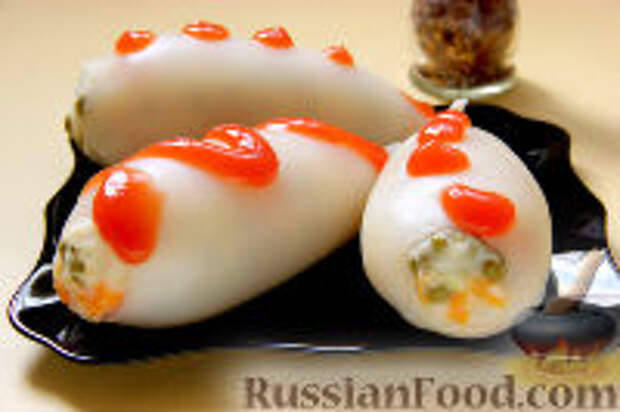Фото к рецепту: Кальмары, фаршированные картофельным пюре