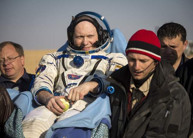 Космонавты попросили привезти к месту посадки «Союза МС-21» репу и капусту