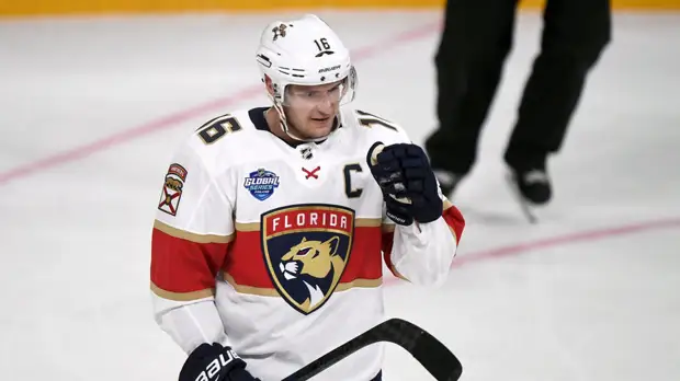 «Флорида» уступила «Анахайму» в НХЛ, Дадонов забил гол