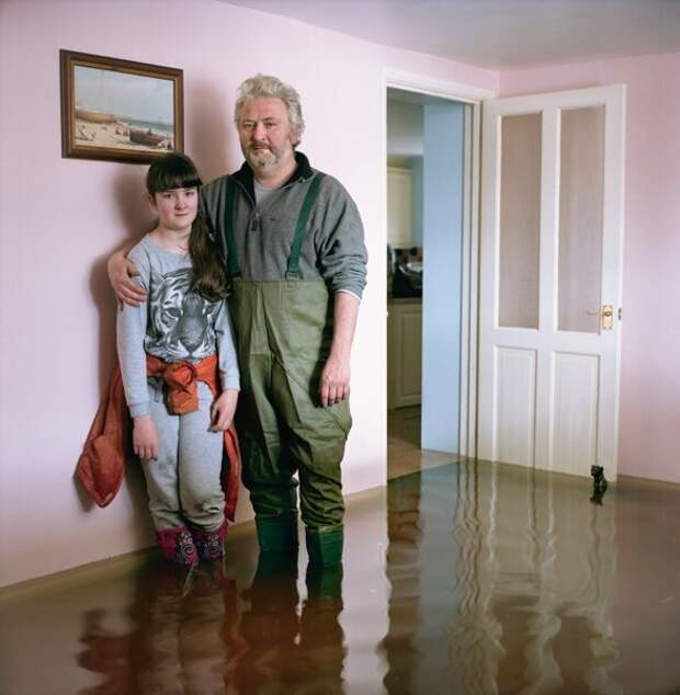 Шокирующие фото людей в затопленных домах