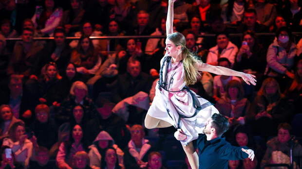 Фигуристы Степанова и Букин выиграли ритм-танец в финале Гран-при России