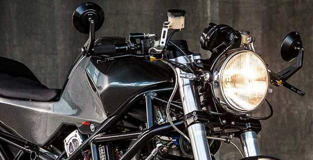 Кафе рейсер Ducati Monster 4Nol от ателье Smokin Motorcycles
