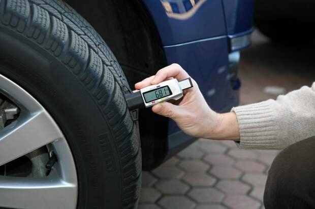 Правительство поддержало введение штрафов за шины не по сезону авто, законопроект, колесе, резина
