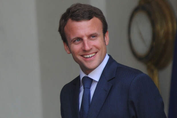 В переписке Эпштейн предположил, что Макрону нравятся пощечины
