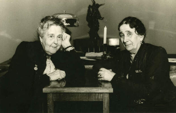 Александра Яблочкина и Евдокия Турчанинова, 1947 г. bayki-2.jpg