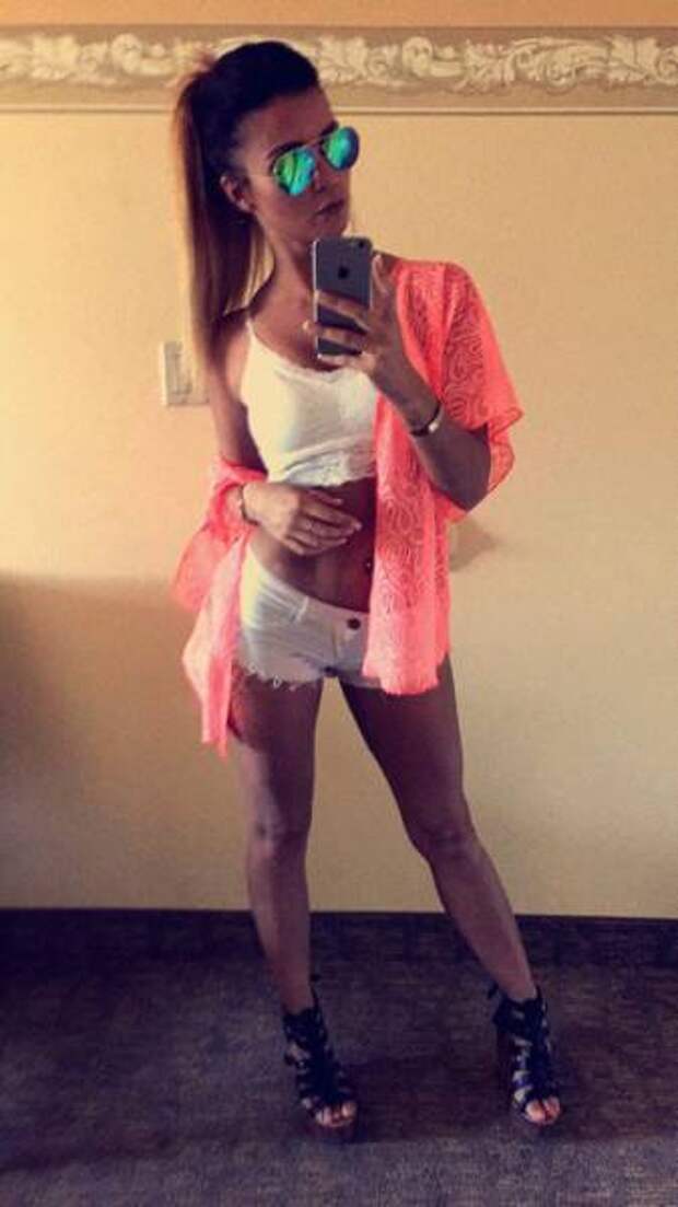 When Shortness Of Girls’ Shorts Is Never Enough (70 pics) When Shortness Of Girls’ Shorts Is Never Enough (70 pics)