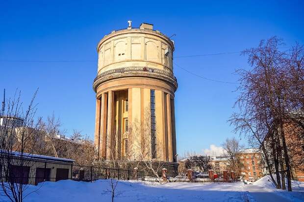 От братвы и призраков до креатива: как Башня на Маркса стала символом эпохи