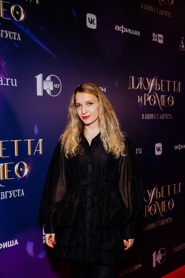 Расхожий сюжет: Полина Куценко, Иван Добронравов и Мария Ахметзянова Расхожий сюжет: Полина Куценко, Иван Добронравов и Мария Ахметзянова