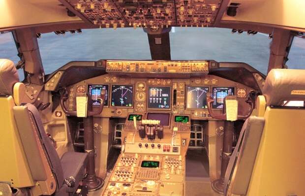 Кабина Airbus A380, принадлежащего принцу Саудовской Аравии аль-Валиду ибн Талалу. 