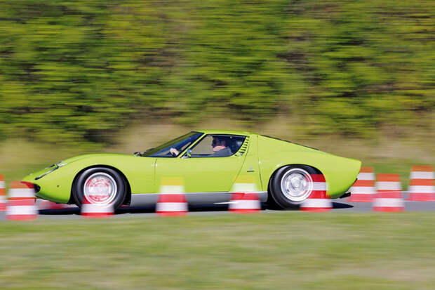 Lamborghini Miura P400 S-Красивый зверь