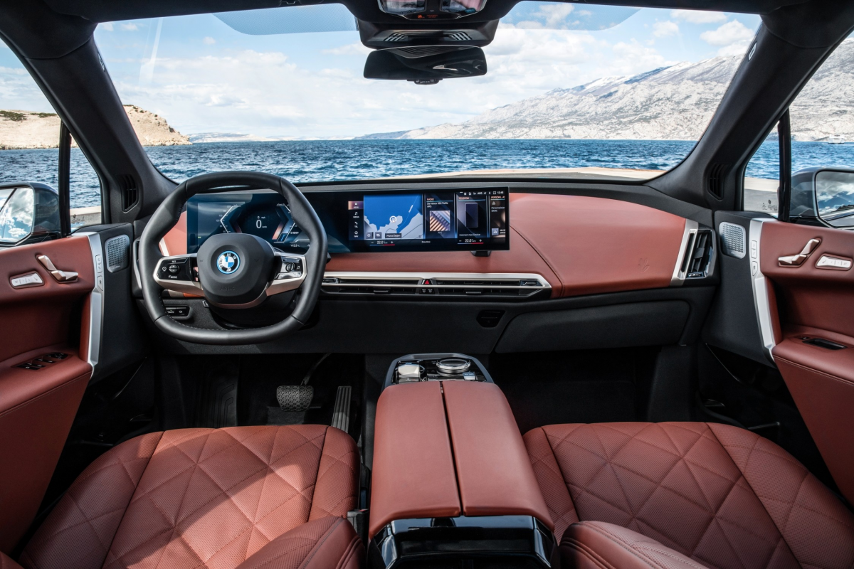 Первый bmw iX