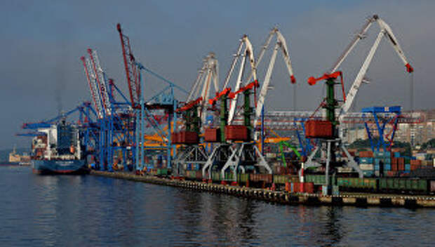 Морской торговый порт. Архивное фото
