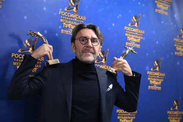 "17 часов не выпускал меня из своей комнаты": Алиса Вокс обвинила Шнурова в психологическом насилии