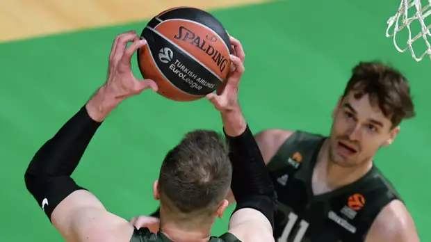 УНИКС обыграл «Реал» в баскетбольной Евролиге