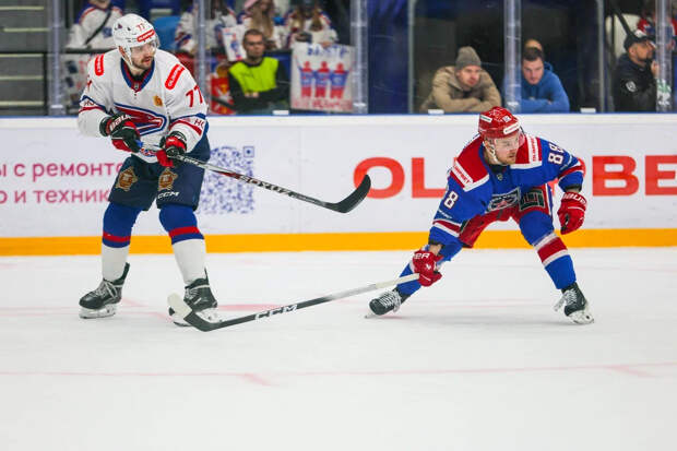 В Туле хоккеисты АКМ одержали вторую домашнюю победу подряд в матче против "Сокола"