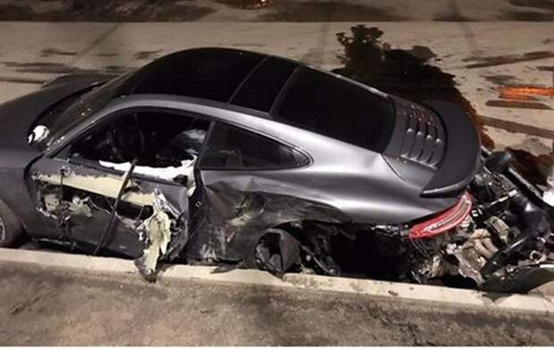 Сотрудник автоцентра разбил клиентский Porsche 911 porsche, авто, видео, дтп