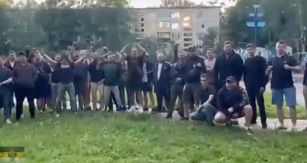 Еще один очень показательный случай на днях произошел в Москве. Русский парень возвращался домой. Зацепился с выходцем из Таджикистана. Началась потасовка.-2