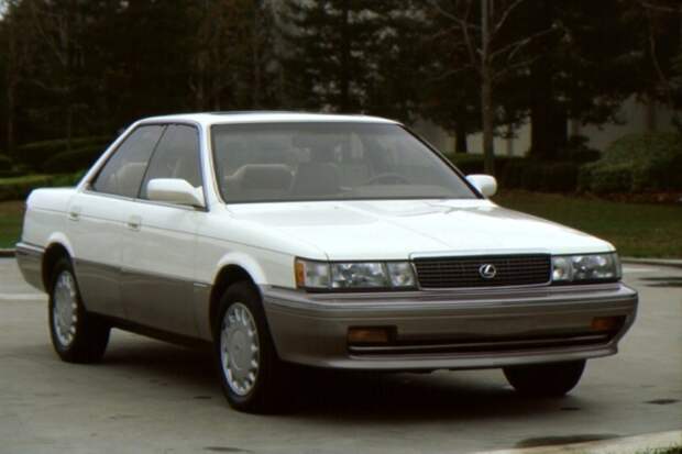 Lexus ES250 так и не стал успешной моделью престижной японской марки.