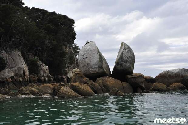 Rock Cleaved Apple, New Zealand Rock Cleaved Apple