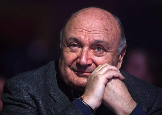 В мире стало меньше смеха. Над собой…