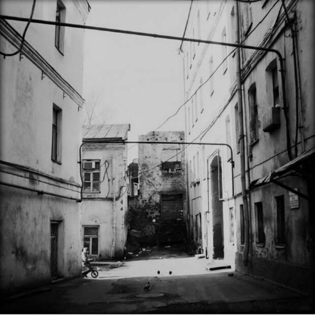 Дворик в Серебряническом переулке история, москва, улица