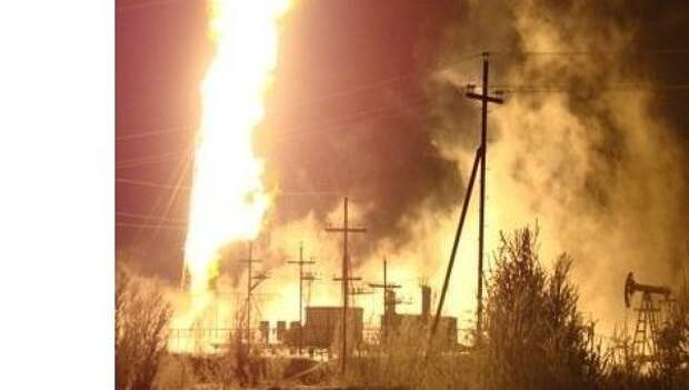 Скважина с газом горит на Самотлорском месторождении в ХМАО Скважина с газом горит на Самотлорском месторождении в ХМАО