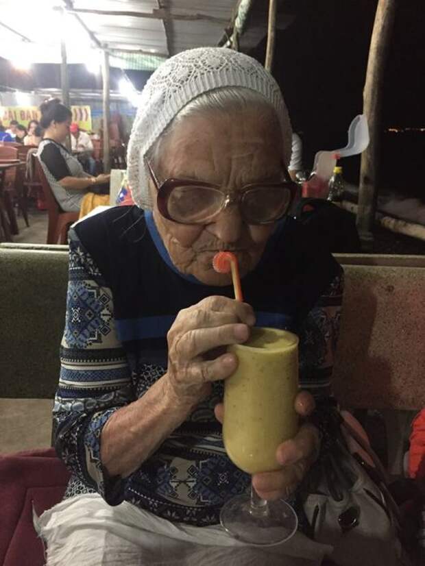 89-летняя российская пенсионерка путешествует по Вьетнаму 89-летняя российская пенсионерка путешествует по Вьетнаму