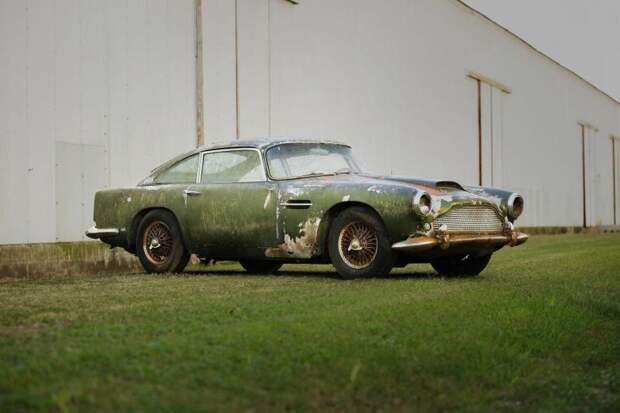 Aston Martin, 50 лет простоявший в лесу, будет продан как минимум за 430 000 долларов
