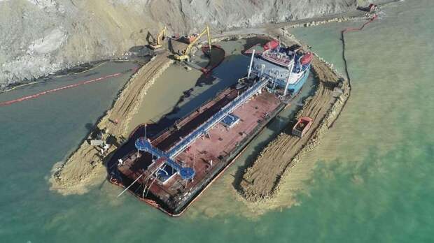 Меньше денег ляжет на дно.  Дешевая ликвидация последствий крушения танкеров "Волганефть" на Черном море