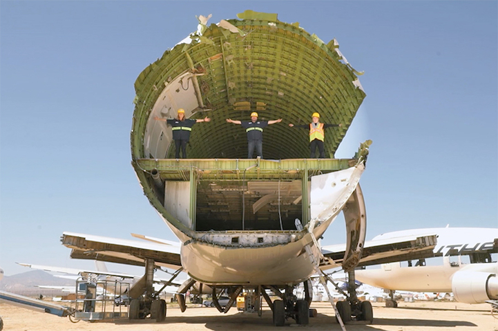 Вторая жизнь старого самолёта Boeing: гигантский арт-автомобиль для фестиваля Burning Man